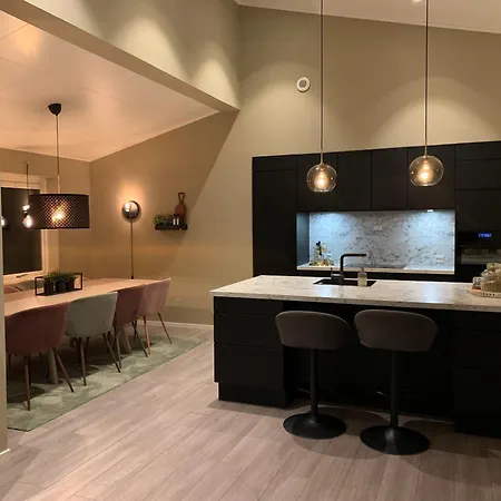 Villa Moderne I Naerheten Av Flott Naturomrade Alta