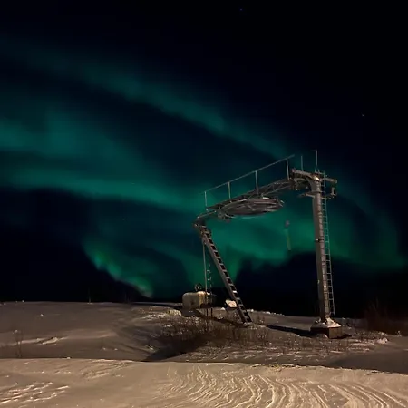 Moderne I Naerheten Av Flott Naturomrade *