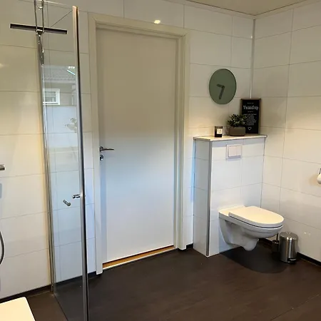 Moderne I Naerheten Av Flott Naturomrade Villa *